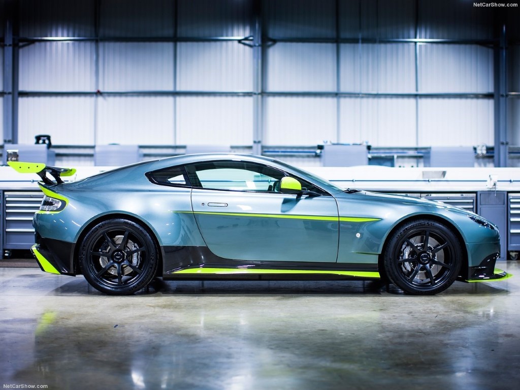 Aston Martin Vantage 4.7 GT8 V8 (Automatic)